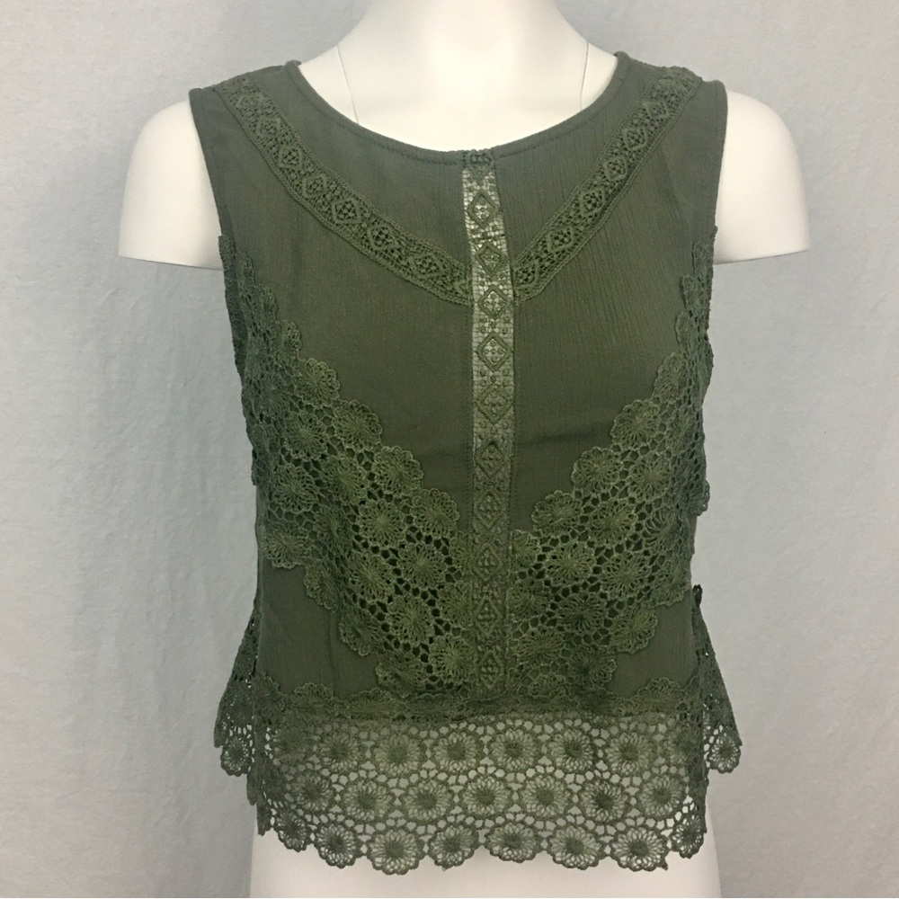 Self Esteem Size Large Cropped Top Sleeveless Tie Back Crochet Lace Trim Summer